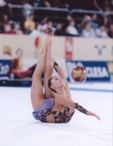 Алина Кабаева стала абсолютной победительницей международных соревнований по художественной гимнастике 